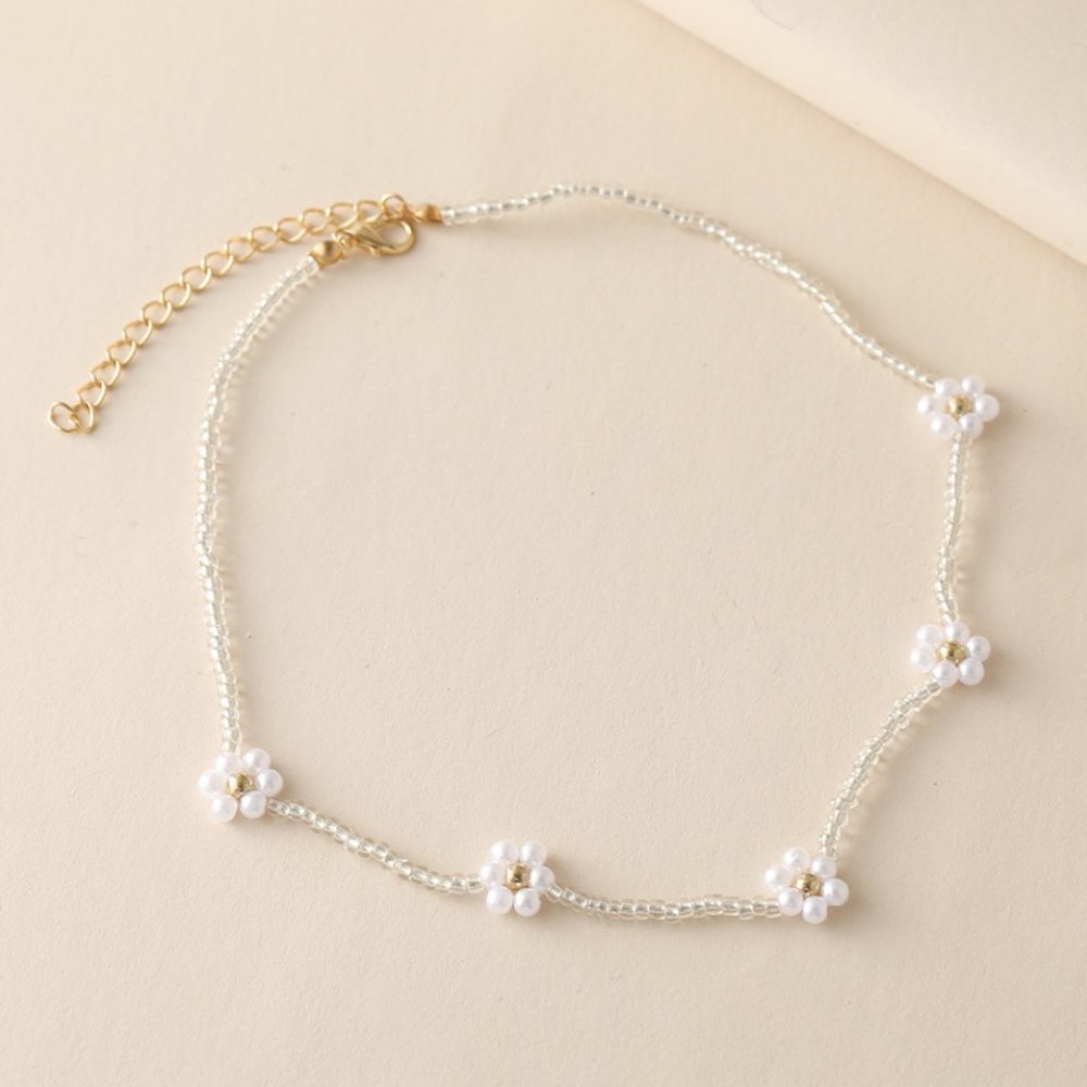 Y2K White Beaded Pearl Daisy Flower Unisex Choker Necklace NEW - Picture 3 of 6